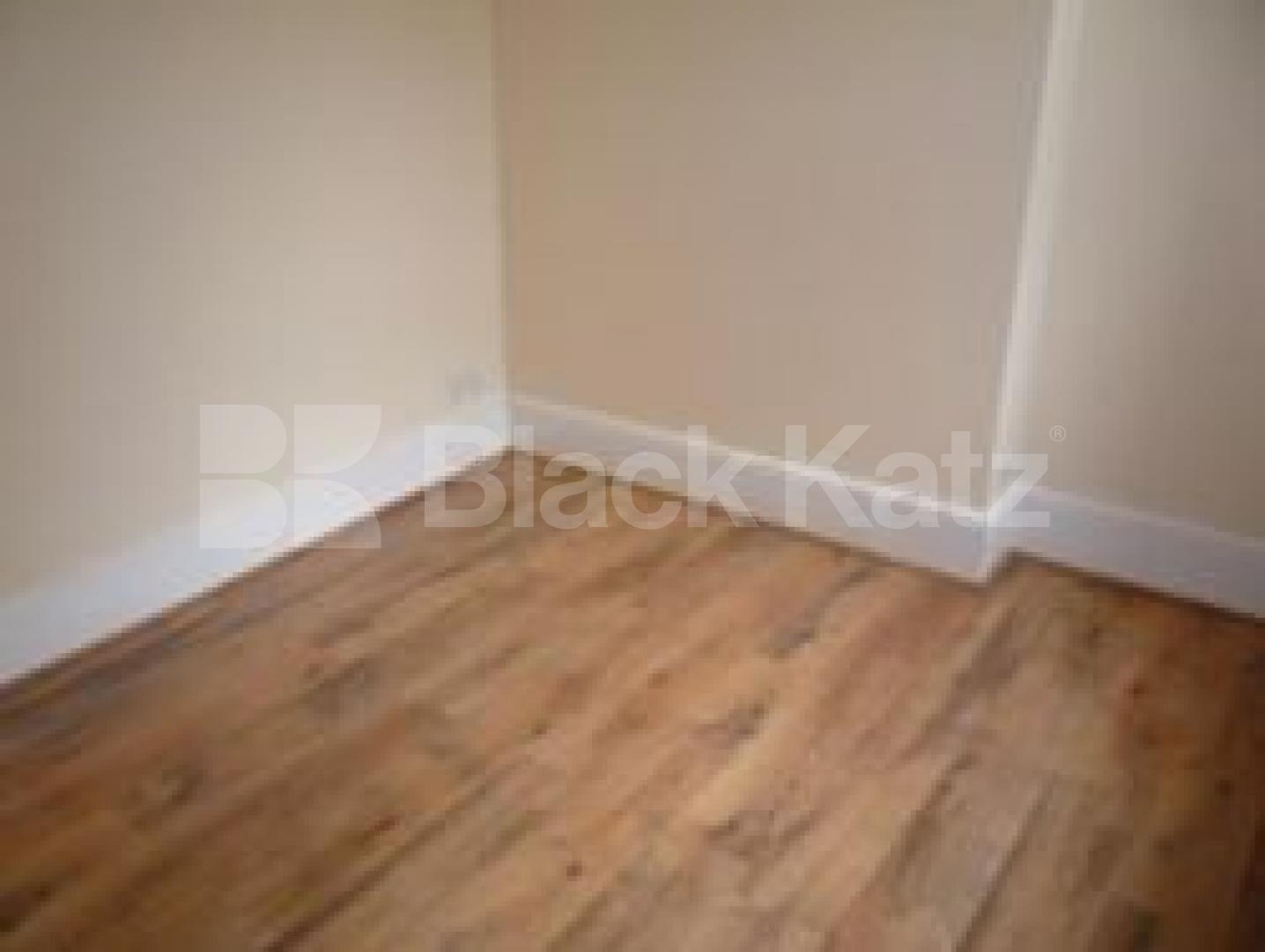 			LET!, 2 Bedroom, 1 bath, 1 reception Flat			 Archway Road, HIGHGATE N6